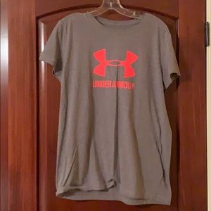 Under Armour T-shirt